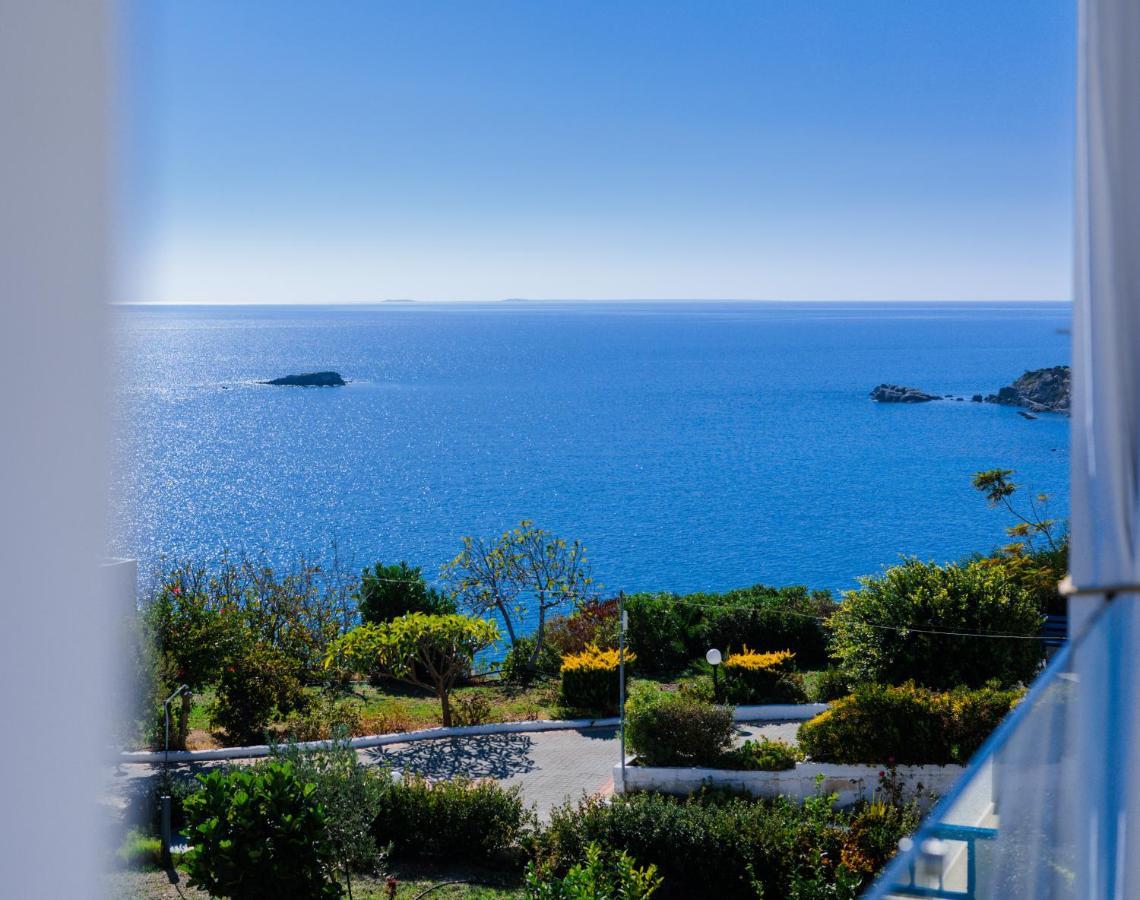 Blue Paradise Apartment Achlia Exterior photo